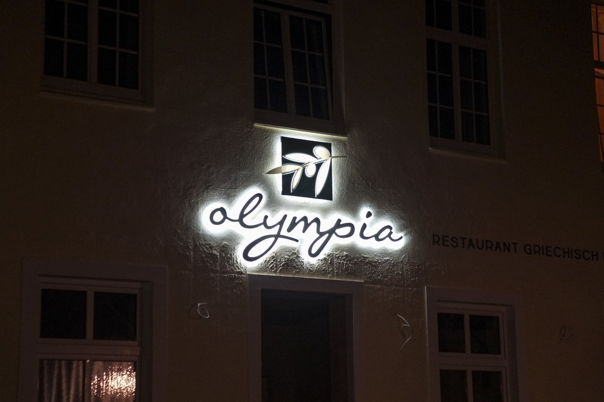 Leuchtwerbung Olympia Restaurant