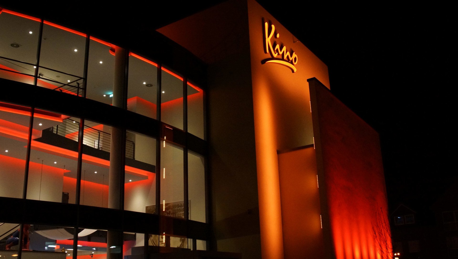 Leuchtwerbung Kino Papenburg