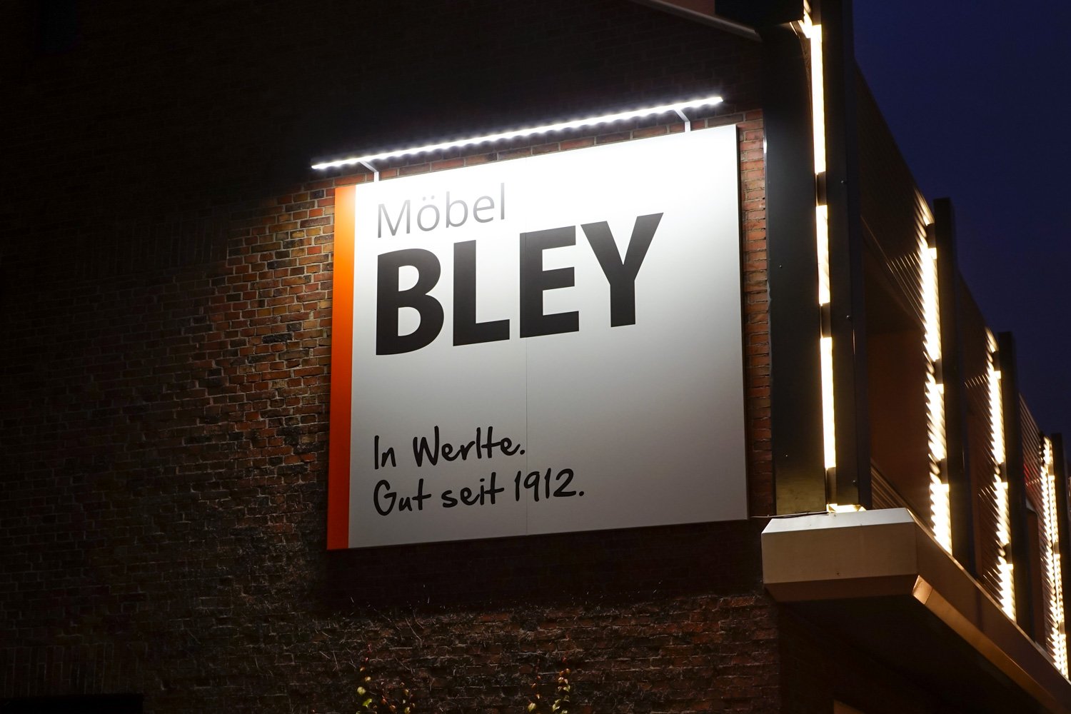 Werbeschild Bley Möbel - Beleuchtet